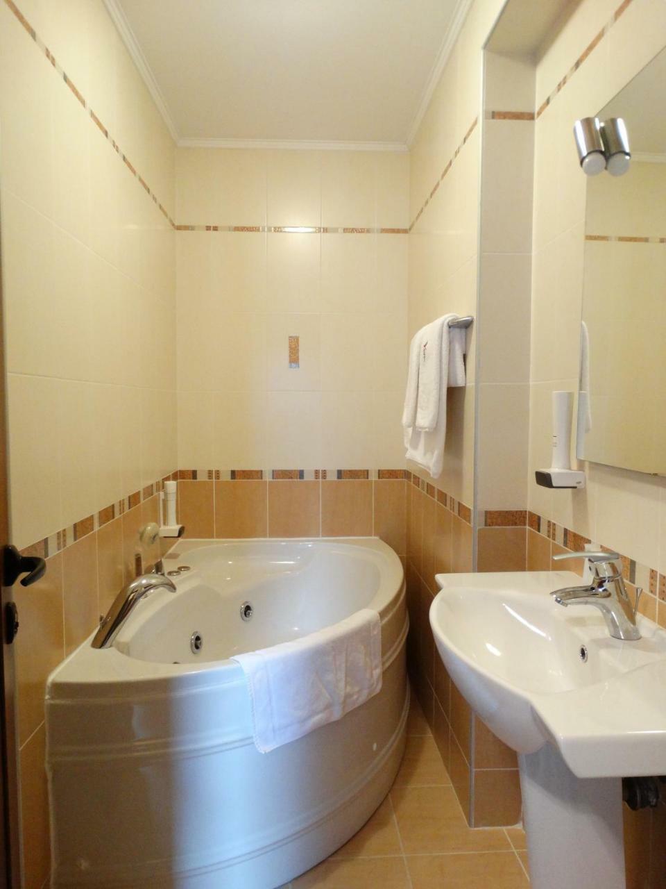 Vesta Hotel Montana Luaran gambar